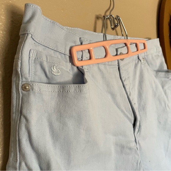 Women’s Gloria Vanderbilt “Amanda” Baby Sky Blue Jean Capris Bermuda - Picture 5 of 11